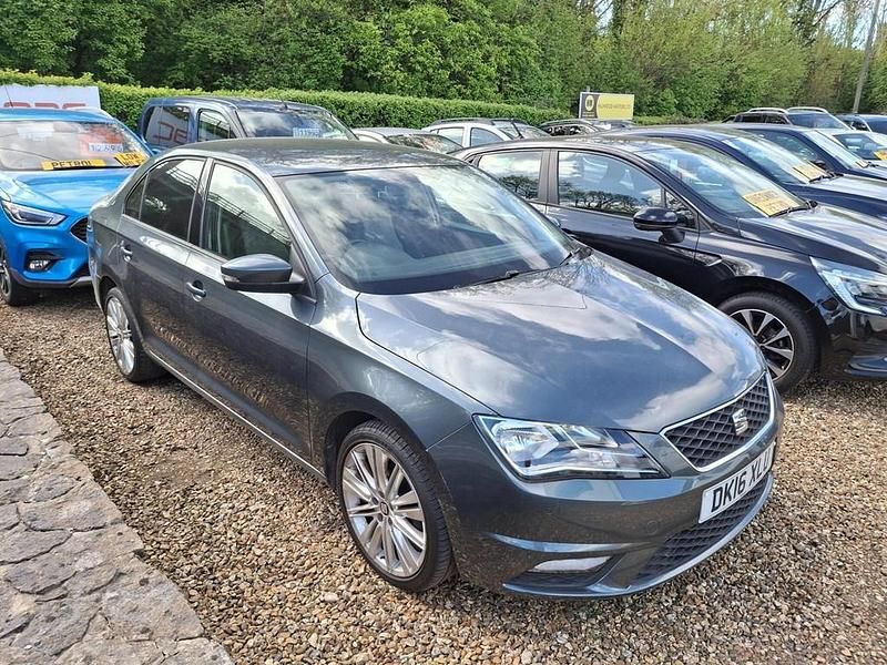 Begagnad Seat Toledo Style 110 HK (80 kW) 2016 Grå Halvkombi