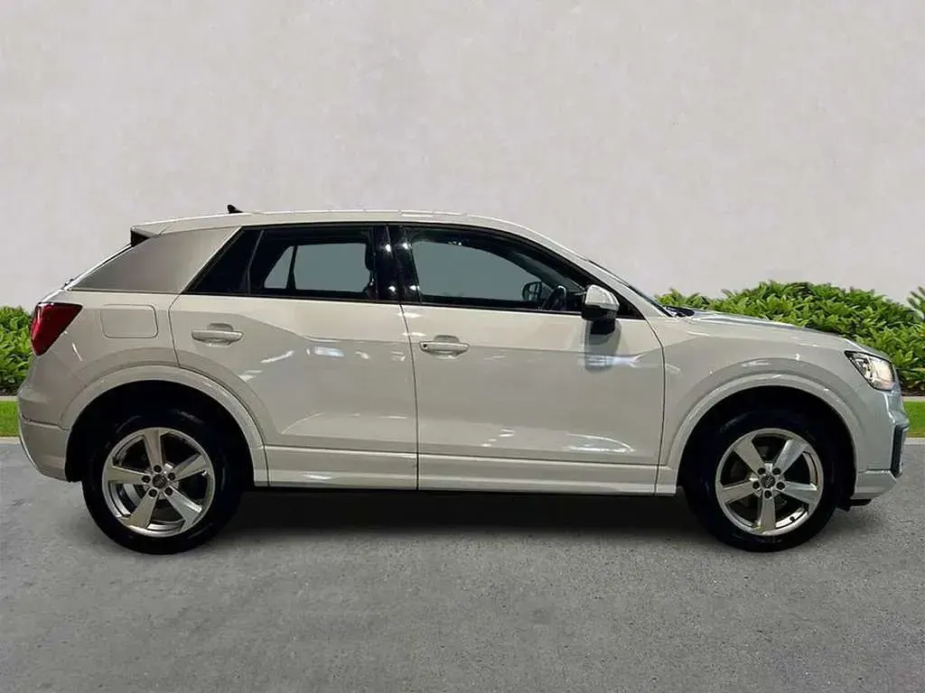 Used Audi Q2 Sport 116 HP (85 kW) 2020 White SUV