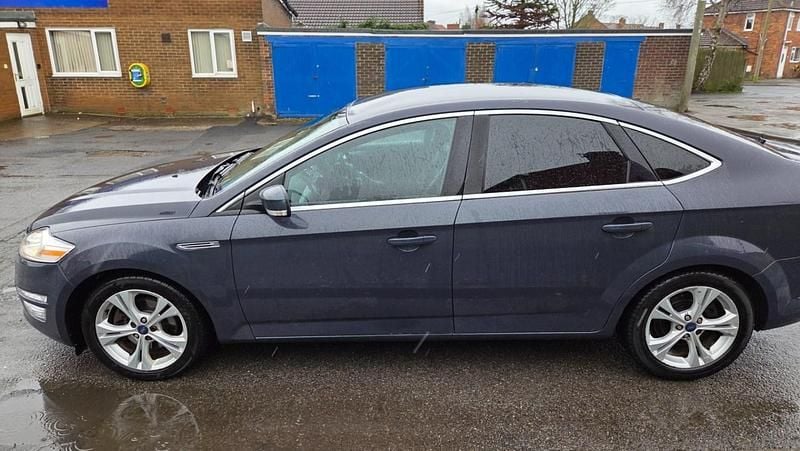 Used Ford Mondeo Business Edition 163 HP (119 kW) 2014 Grey Hatchback