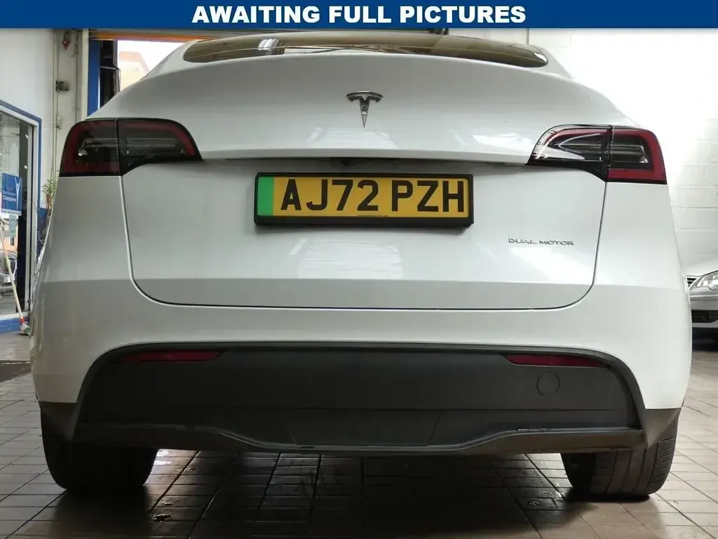 Begagnad Tesla Model Y Long Range AWD 282 kW (384 HK) 2022 Vit SUV