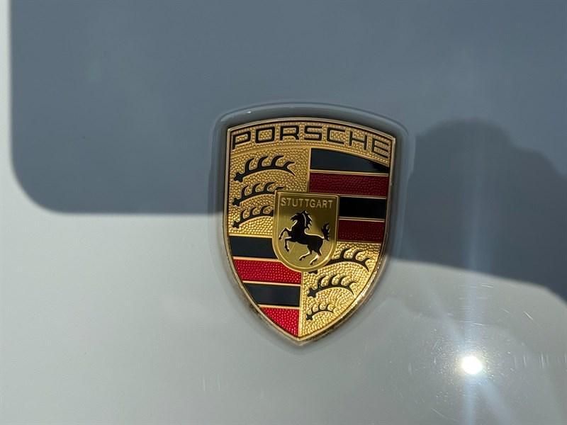 Image 3/4