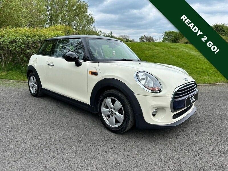 White Used 2015 Mini Cooper Hatch Hatchback | £7,222 (Good price) - Image 1/4