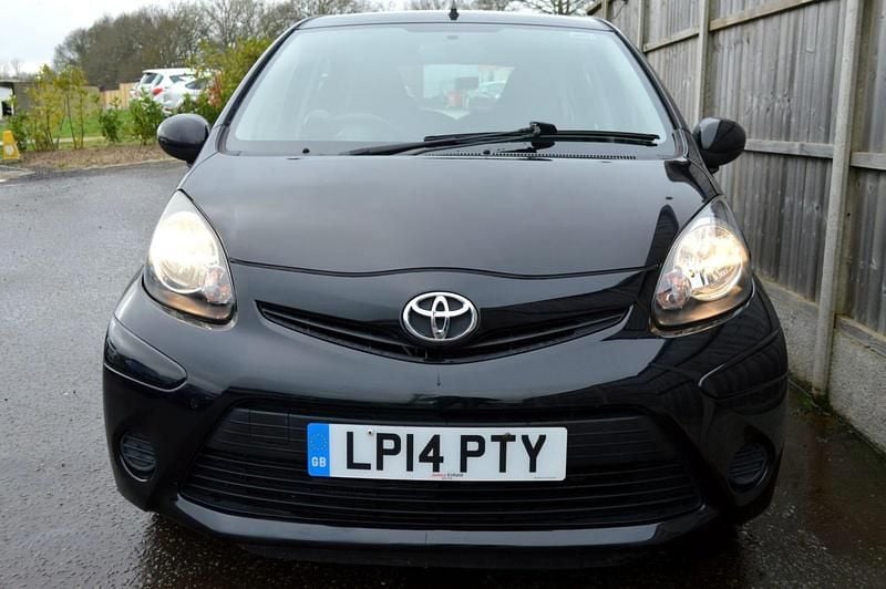 Used Toyota Aygo 68 HP (50 kW) 2014 Black Hatchback