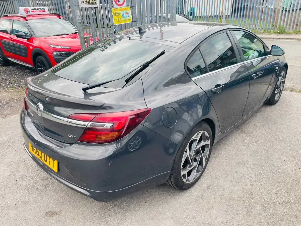 Used Vauxhall Insignia SRi 163 HP (119 kW) 2014 Grey Hatchback