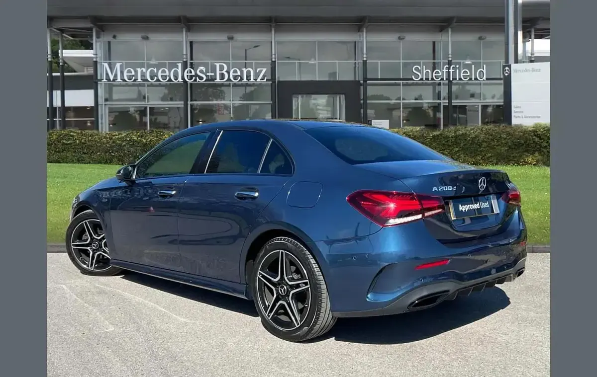 Usado Mercedes A200 AMG Line Premium Plus 147 HP (108 kW) 2022 Azul Sedan