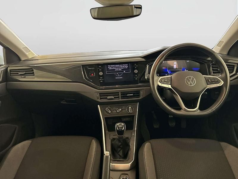 Used VW Polo Life 80 HP (58 kW) 2023 White Hatchback