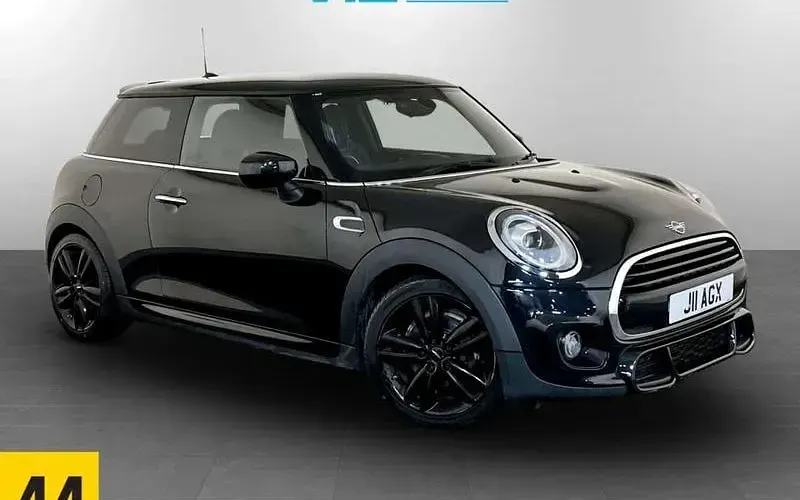 Begagnad Mini Cooper Hatch 136 HK (100 kW) 2021 Halvkombi