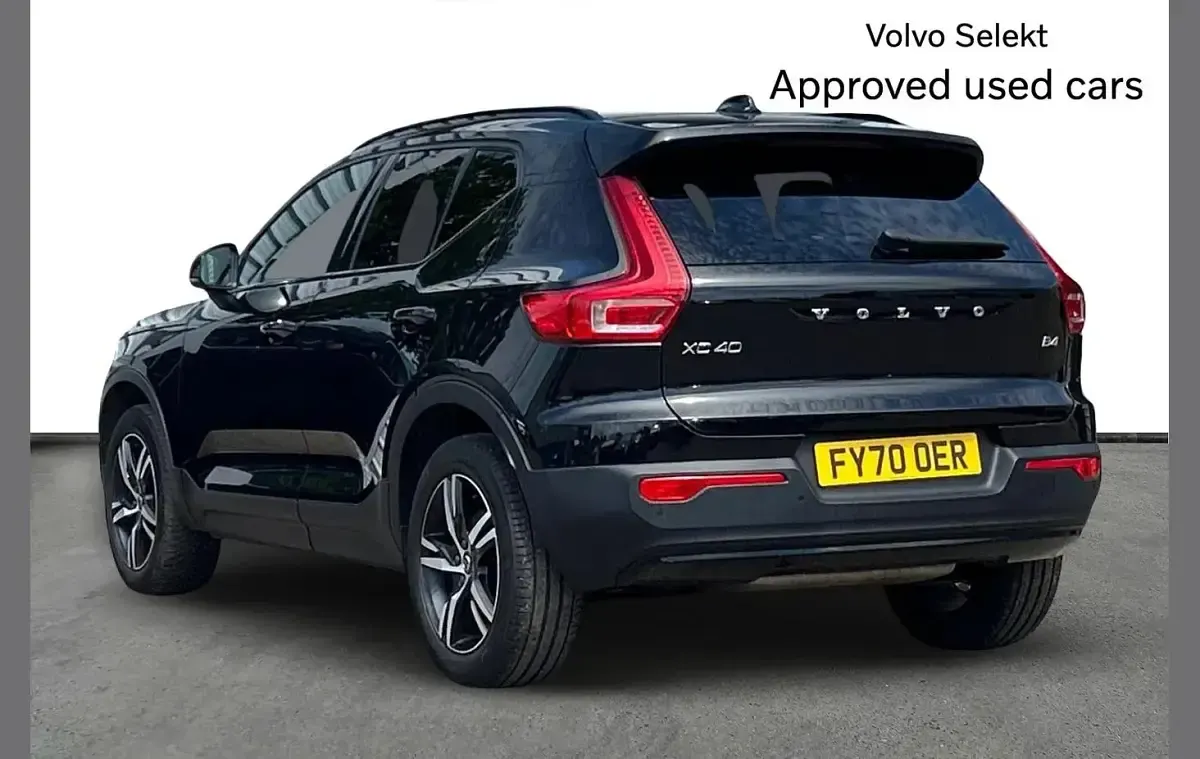Used Volvo XC40 R-Design 194 HP (142 kW) 2020 Black SUV
