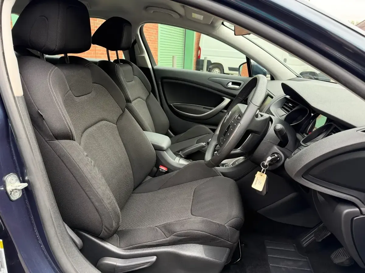 Used Citroën C5 VTR Sport 150 HP (110 kW) 2015 Blue Estate