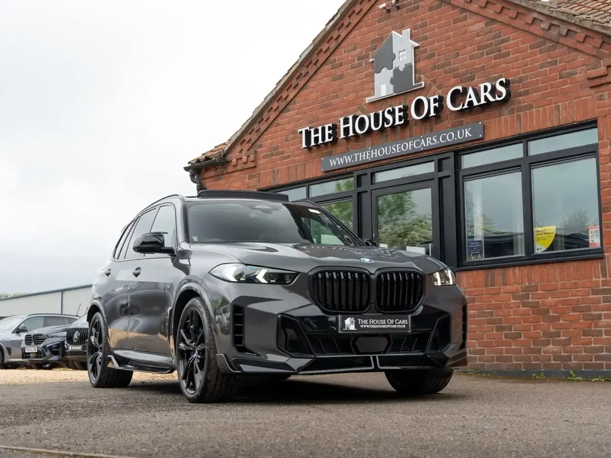 Begagnad BMW X5 M Sport 490 HK (360 kW) 2025 Grå SUV