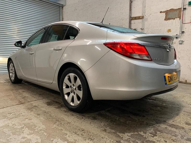 Used Vauxhall Insignia SRi 160 HP (117 kW) 2011 Silver Hatchback