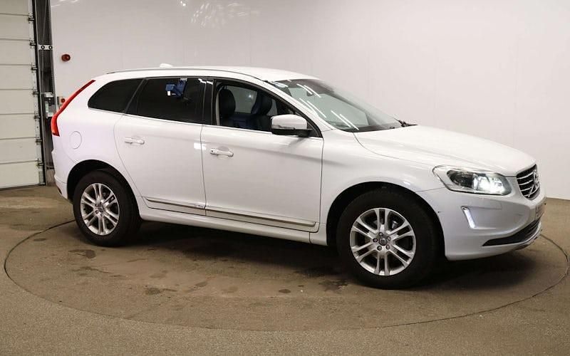 Used 2017 Volvo XC60 SE Lux SUV | £10,995 (Fair price) - Image 1/2