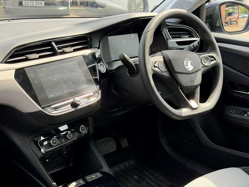 Second-hand Vauxhall Corsa-e Design Edition 100 kW (136 CP) 2024 Albastru Hatchback