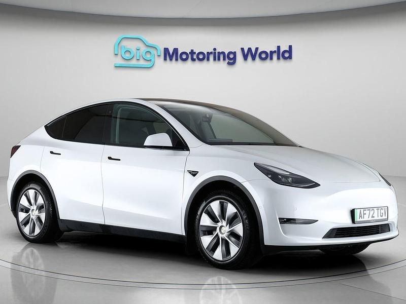 White Used 2022 Tesla Model Y Long Range AWD SUV | £24,100 (Good price) - Image 1/4