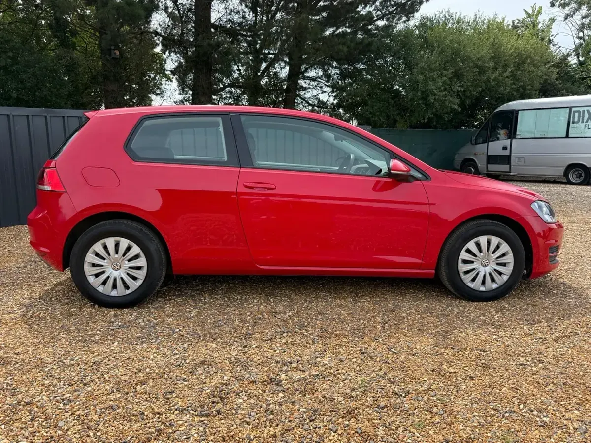 Used VW Golf VII S 2013 Red Hatchback