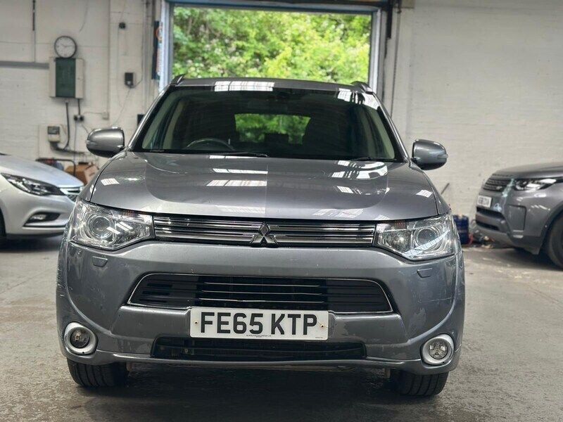 Grey Used 2015 Mitsubishi Outlander P-HEV Estate | £4,750 (Fair price) - Image 1/4