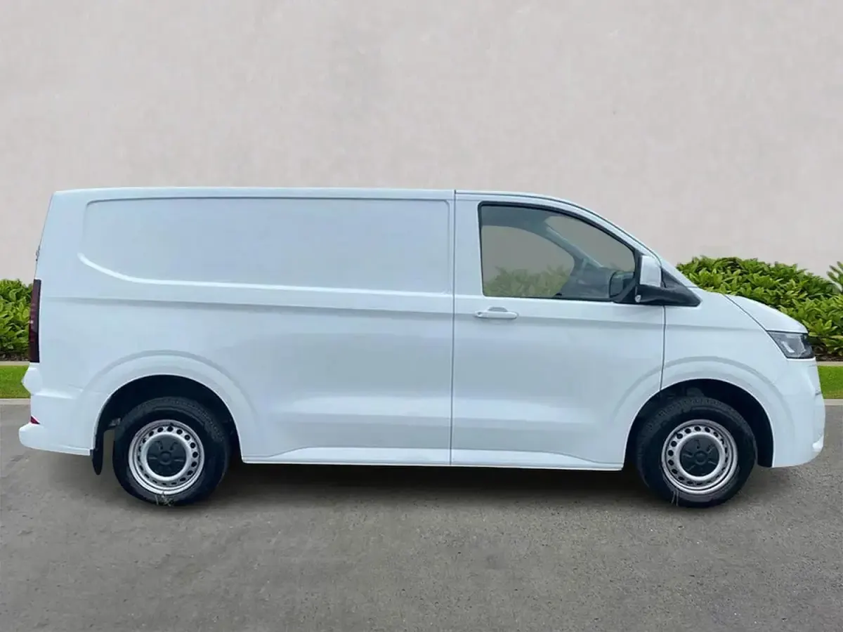 Second-hand VW Transporter 100 kW (136 CP) 2025 Alb Van