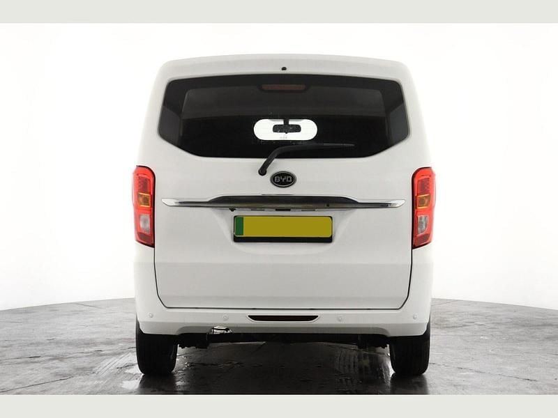 Used BYD ETP3 Active 100 kW (136 HP) 2024 White Van