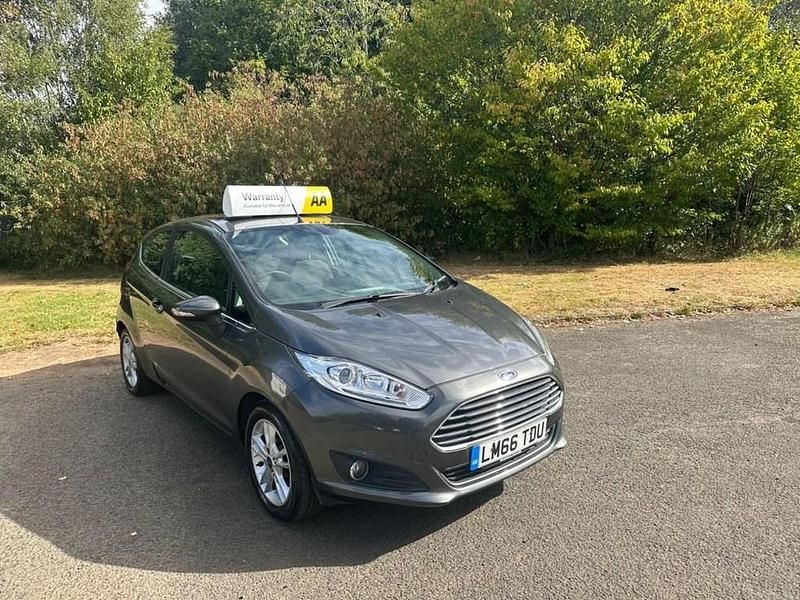 Grey Used 2016 Ford Fiesta Zetec Hatchback | £3,695 (Fair price) - Image 1/4