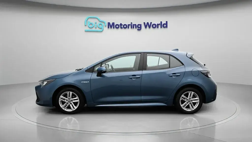 Begagnad Toyota Corolla 122 HK (89 kW) 2020 Blå Halvkombi