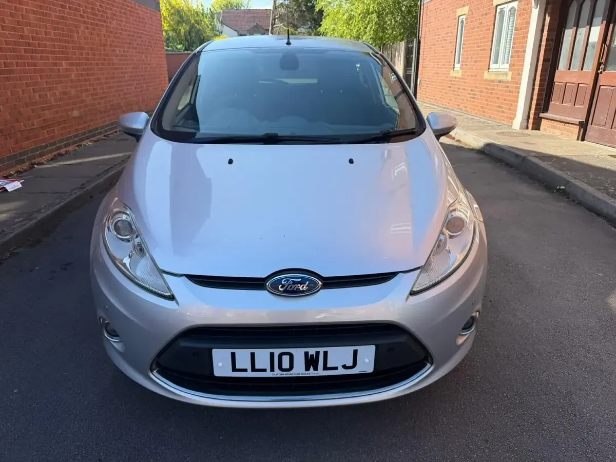 Used Ford Fiesta Titanium 2010 Silver Hatchback