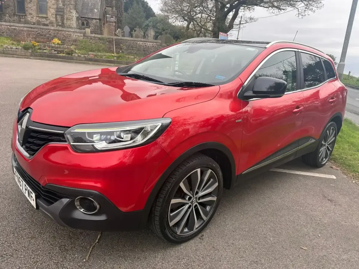 Usado Renault Kadjar Signature 110 HP (80 kW) 2017 Vermelho SUV