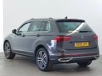 Usado VW Tiguan Elegance 150 CV (110 kW) 2021 Gris SUV