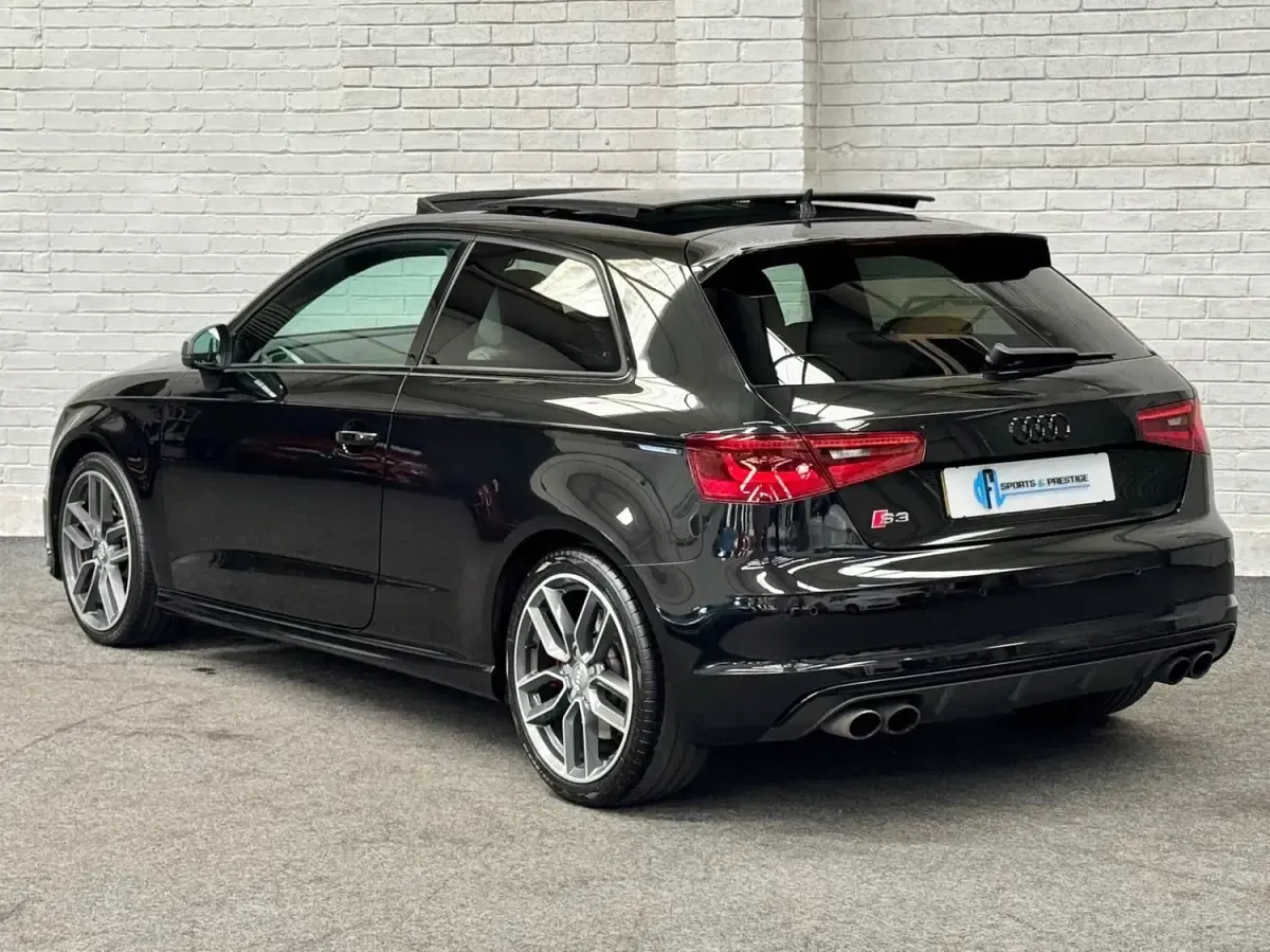 Usado Audi S3 Sportback Performance 300 HP (220 kW) 2015 Preto Citadino
