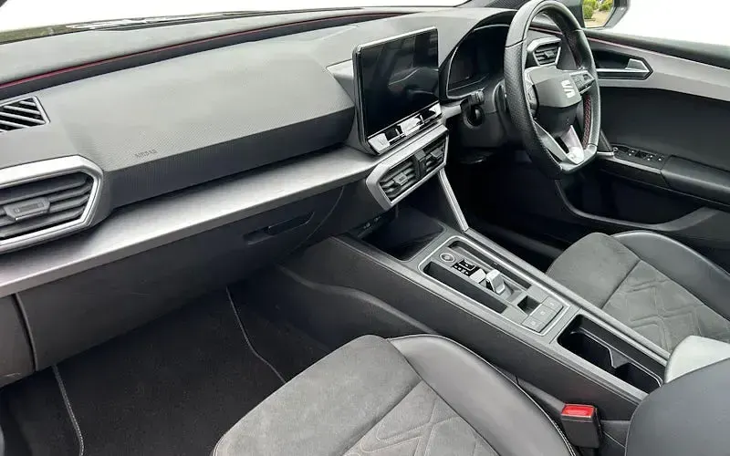 Usado Seat Leon FR Sport 150 HP (110 kW) 2023 Carrinha