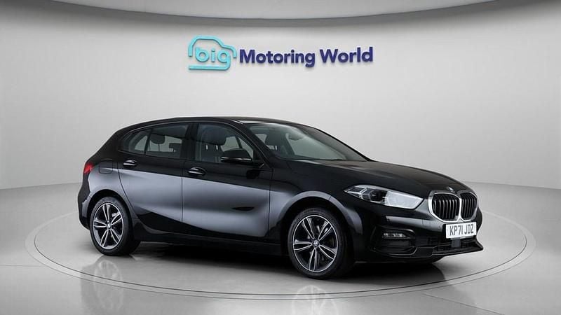 Used BMW 118 Sport Line 136 HP (100 kW) 2021 Black Hatchback
