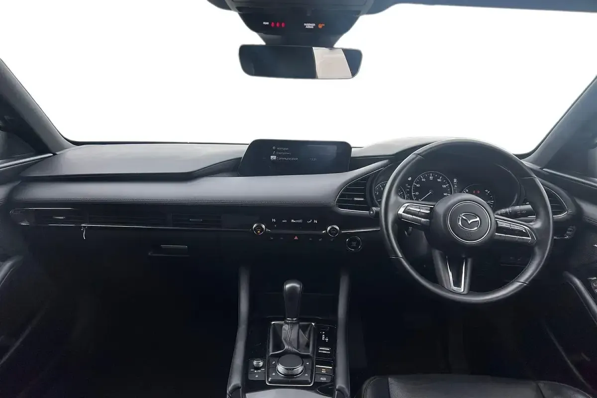 Used Mazda 3 Inclusive 186 HP (136 kW) 2022 White Hatchback