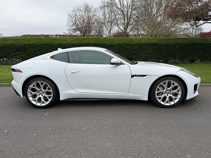 Usado Jaguar F-Type R-Dynamic 340 HP (250 kW) 2020 Branco Coupé