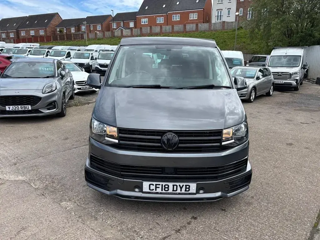 Usado VW Transporter Highline 201 HP (147 kW) 2018 Cinzento Van