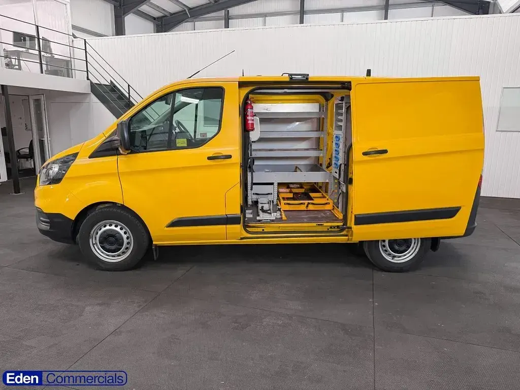 Used Ford Transit Custom 130 HP (95 kW) 2022 Yellow Van