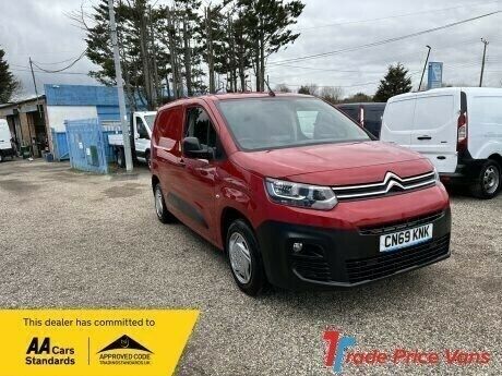 Red Used 2019 Citroën Berlingo MPV | £10,000 (A bit pricey) - Image 1/4