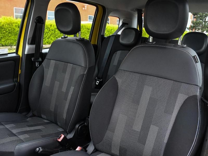 Used Fiat Panda Cross Cross 70 HP (51 kW) 2020 Yellow Hatchback