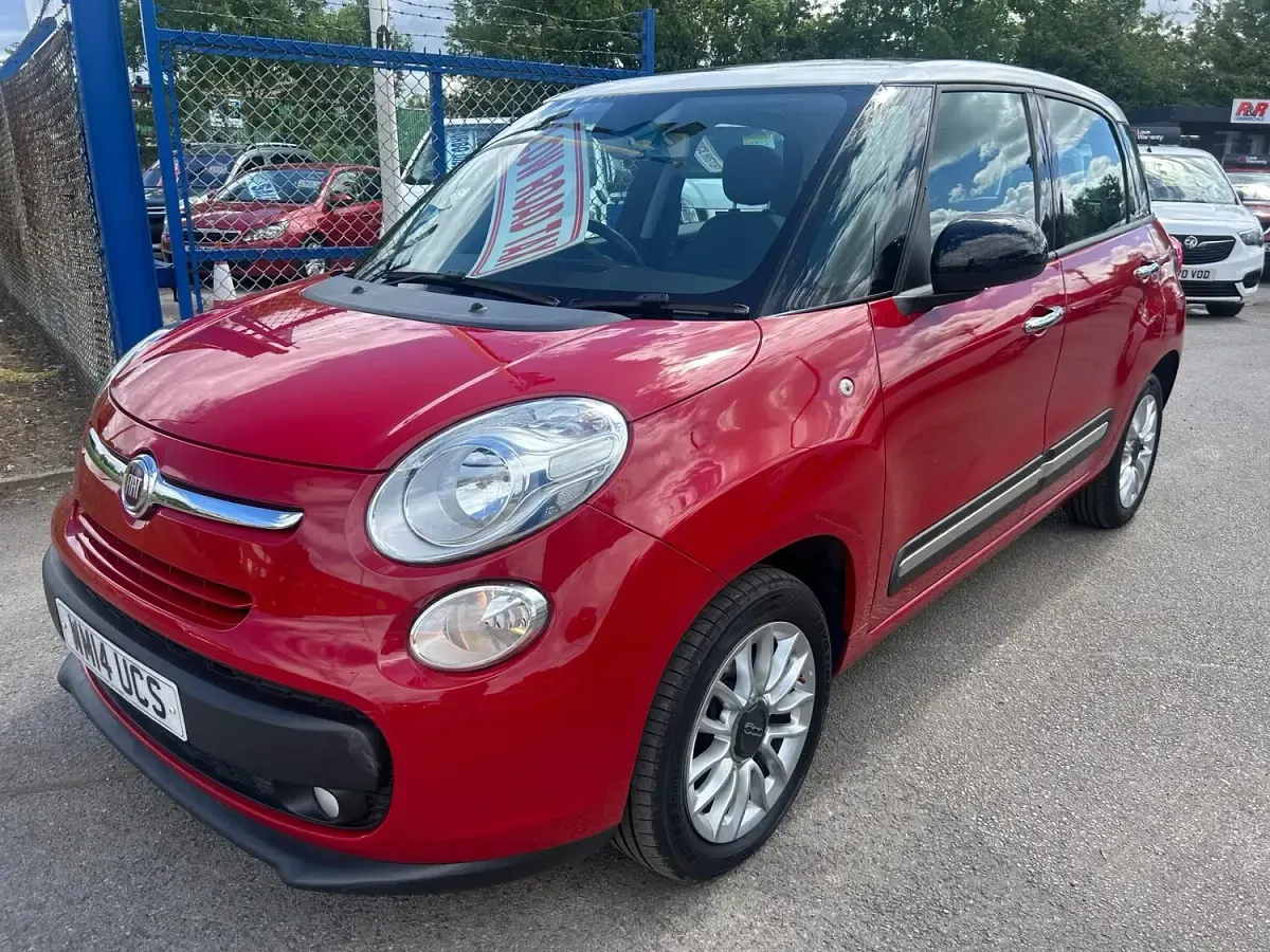 Used Fiat 500L Lounge 2014 Red MPV