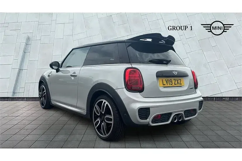 Used Mini John Cooper Works 231 HP (169 kW) 2019 White silver Hatchback