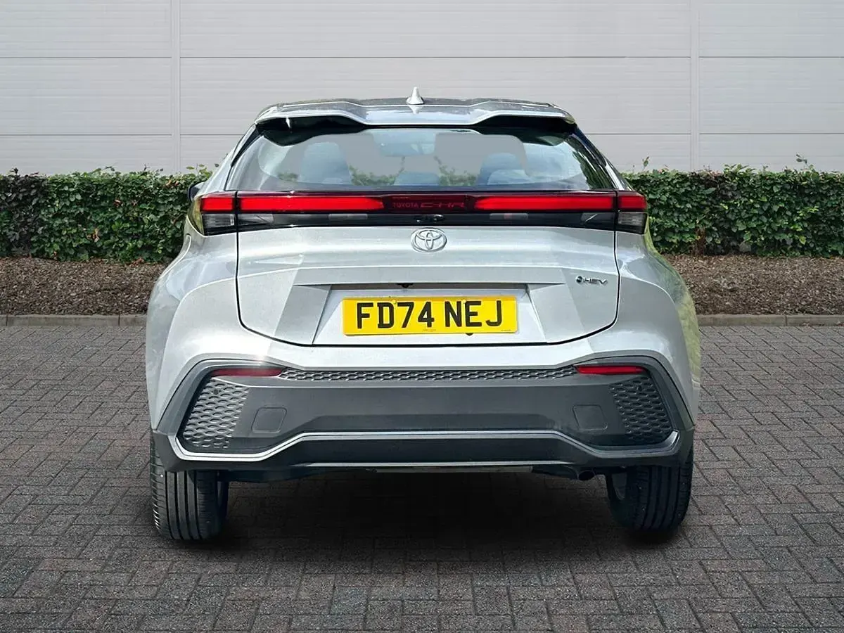 Used Toyota C-HR 140 HP (102 kW) 2024 Silver SUV