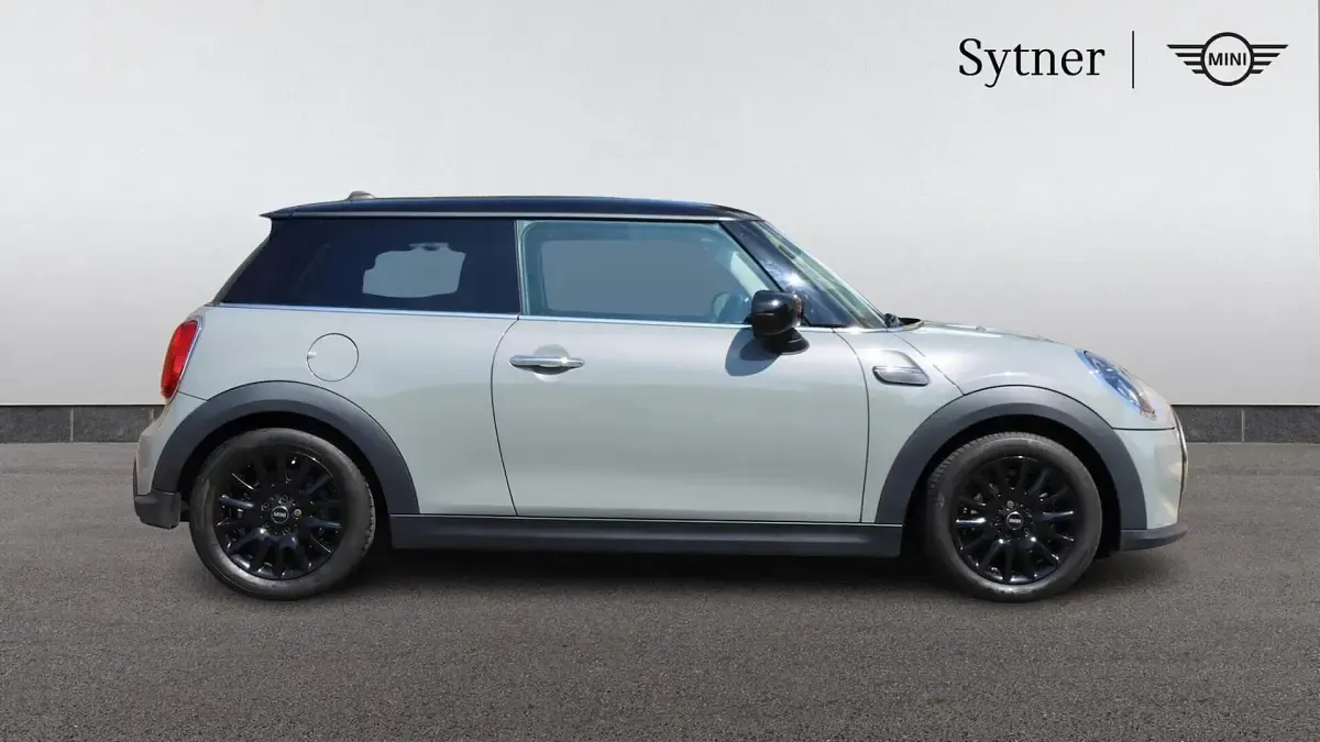Begagnad Mini Cooper Classic 134 HK (98 kW) 2021 Grå Halvkombi