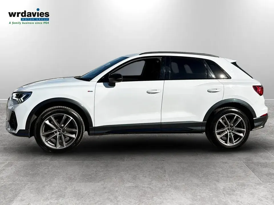 Used Audi Q3 Black Edition 150 HP (110 kW) 2021 White SUV