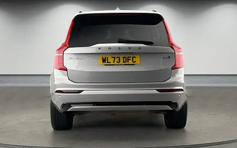 Used Volvo XC90 Plus 250 HP (183 kW) 2025 SUV