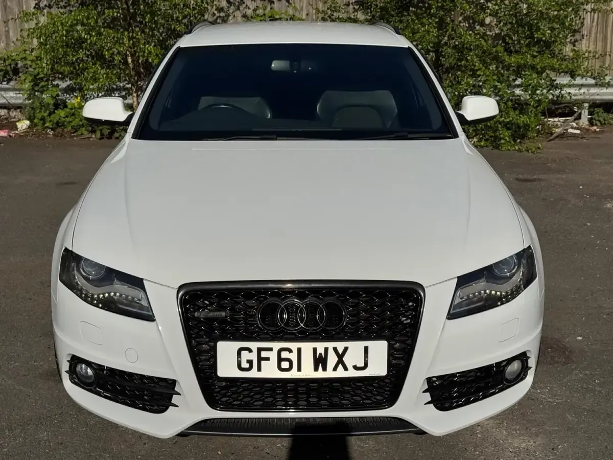 Begagnad Audi A4 S-Line 2011 Vit Kombi
