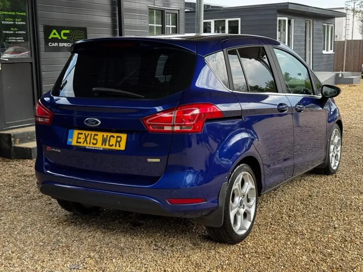 Usado Ford B-MAX Titanium 100 HP (73 kW) 2015 Azul Monovolume