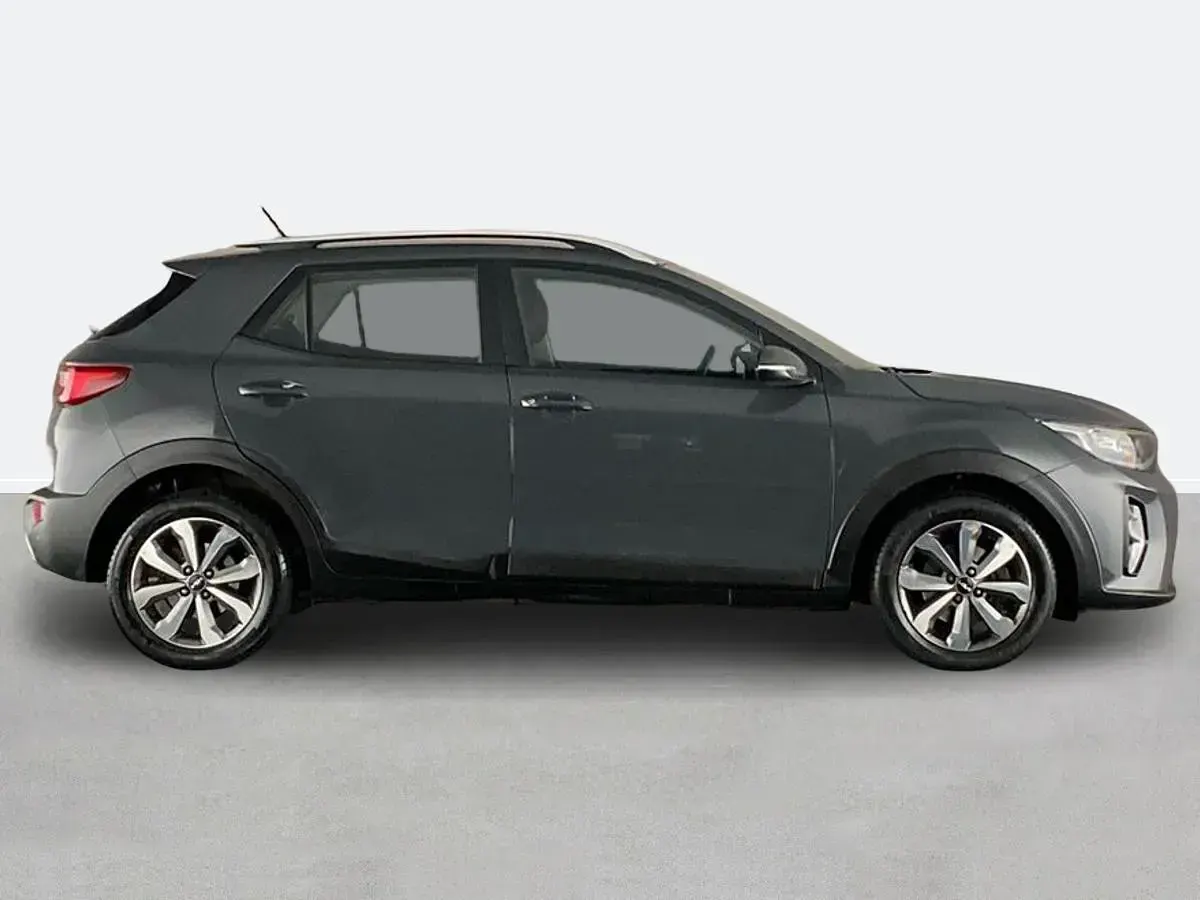 Used Kia Stonic 100 HP (73 kW) 2023 Grey SUV