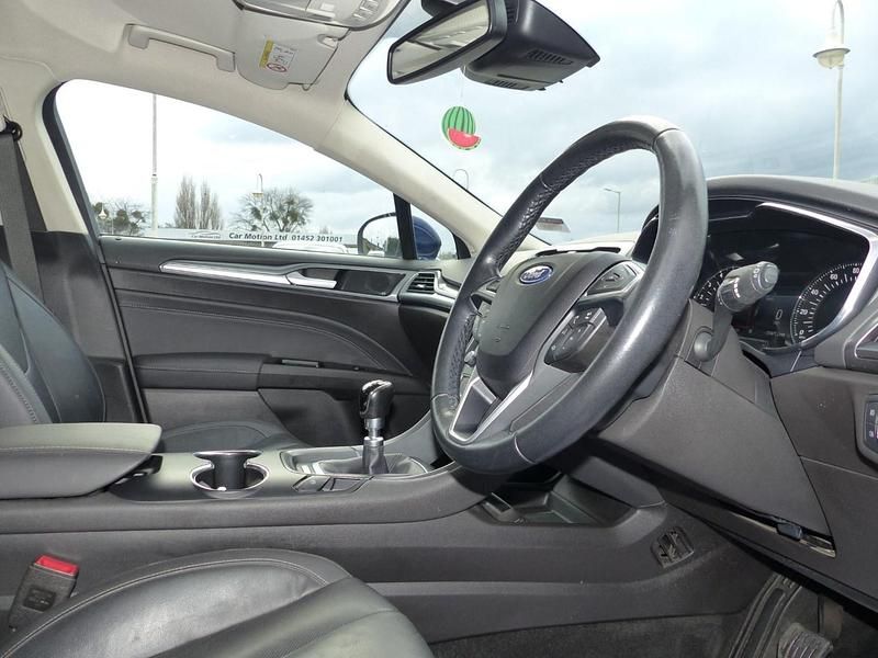 Used Ford Mondeo Titanium 150 HP (110 kW) 2018 Impact blue pearl Hatchback