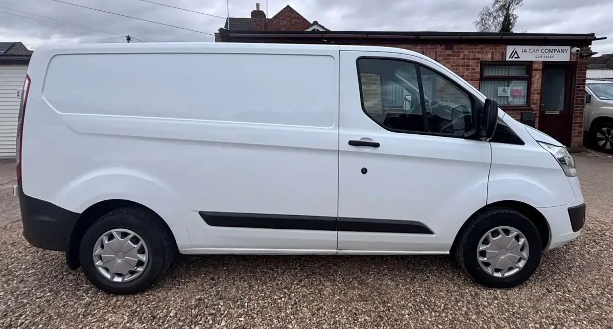 Usado Ford Transit Custom Trend 105 HP (77 kW) 2018 Branco Van