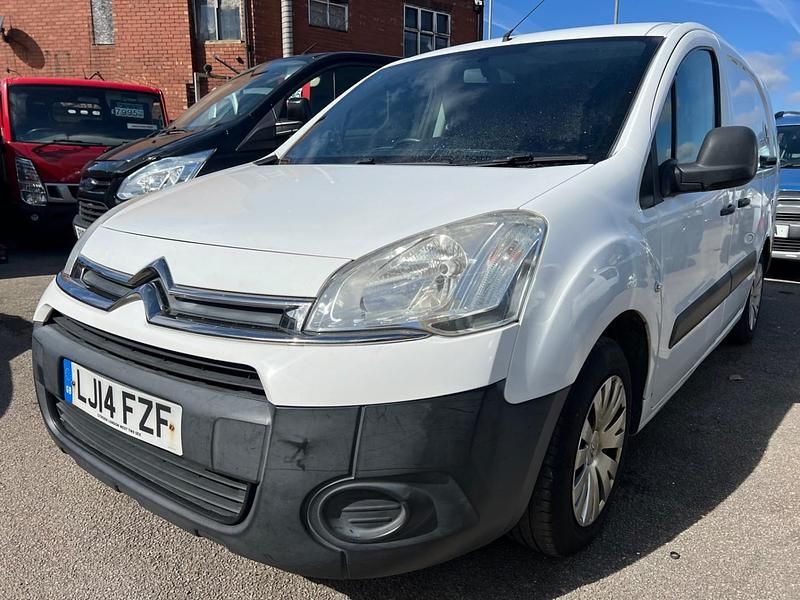 Used Citroën Berlingo 90 HP (66 kW) 2014 White MPV