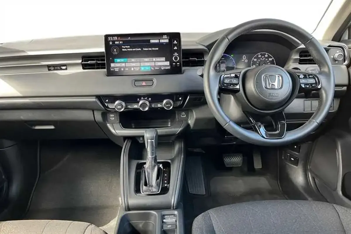 Second-hand Honda HR-V Elegance 131 CP (96 kW) 2025 Alb SUV