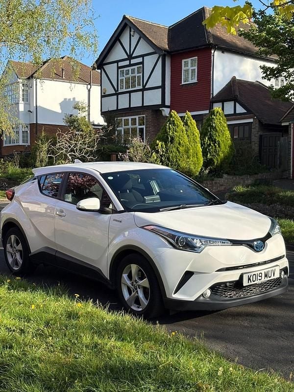 Used Toyota C-HR 2019 White SUV
